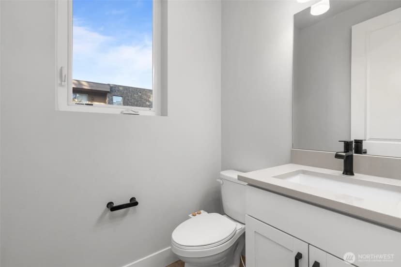 Property photo for 13343 Greenwood Avenue N #d, Seattle photo 20