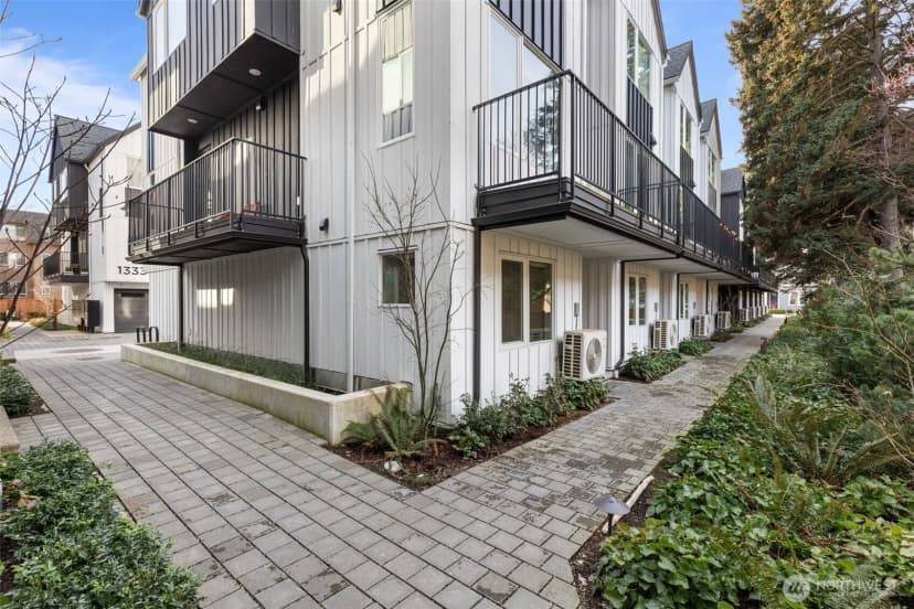 Property photo for 13343 Greenwood Avenue N #d, Seattle photo 26
