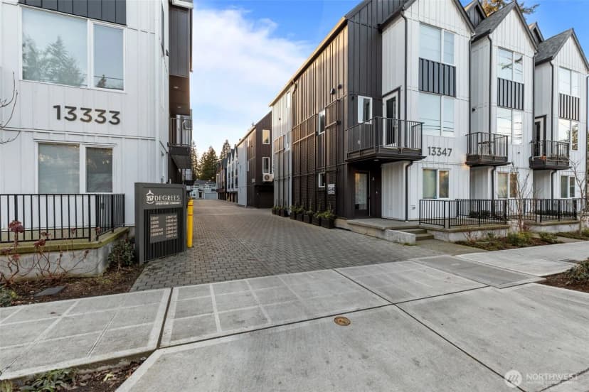 Property photo for 13343 Greenwood Avenue N #d, Seattle photo 24