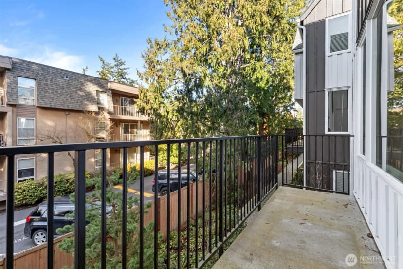 Property photo for 13343 Greenwood Avenue N #d, Seattle photo 22