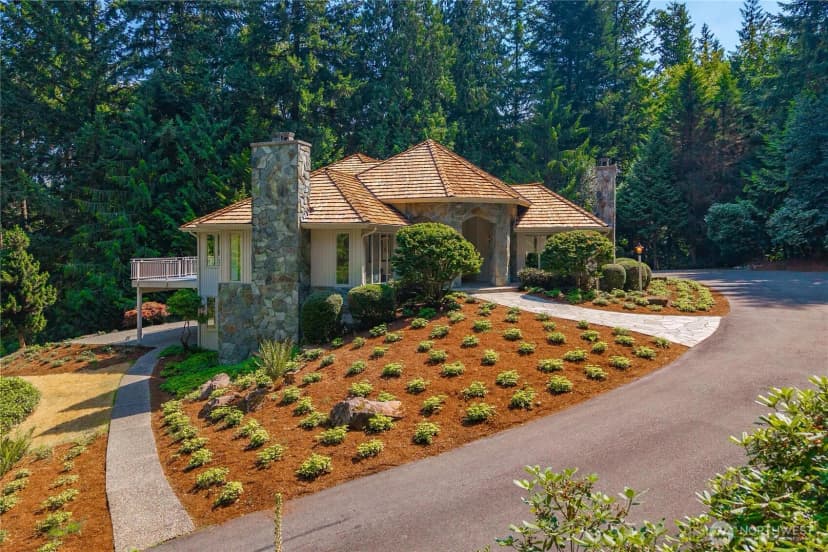 Property photo for 18601 Se 64th Way, Issaquah photo 3
