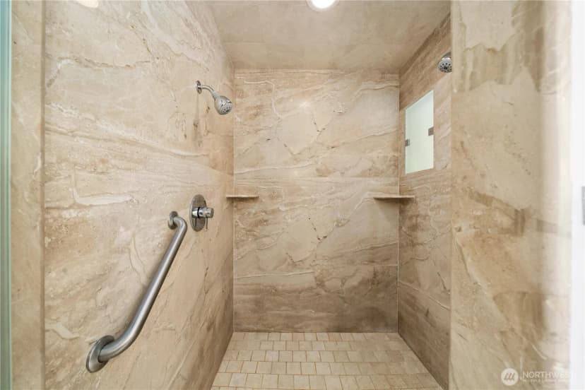 Property photo for 18601 Se 64th Way, Issaquah photo 25
