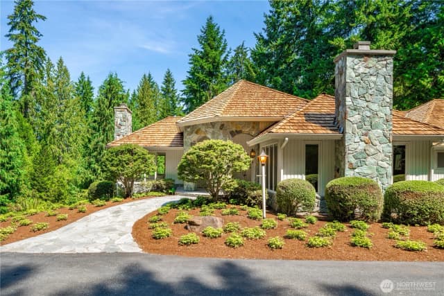 Property photo for 18601 Se 64th Way, Issaquah photo 2