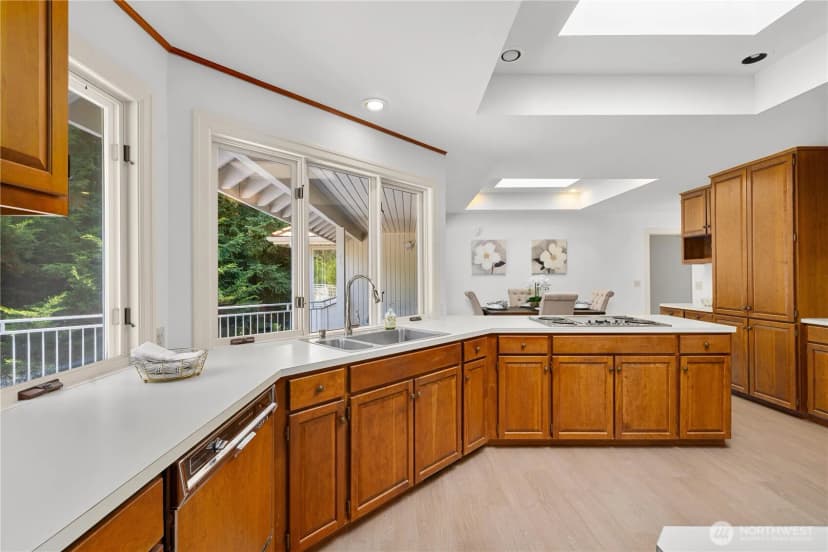 Property photo for 18601 Se 64th Way, Issaquah photo 13