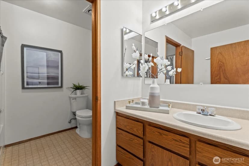 Property photo for 16442 51st Avenue S, Tukwila photo 23