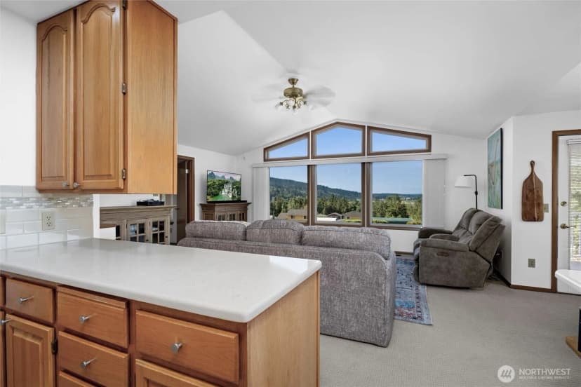 Property photo for 17910 Mountain Ridge Drive, Mount Vernon photo 10