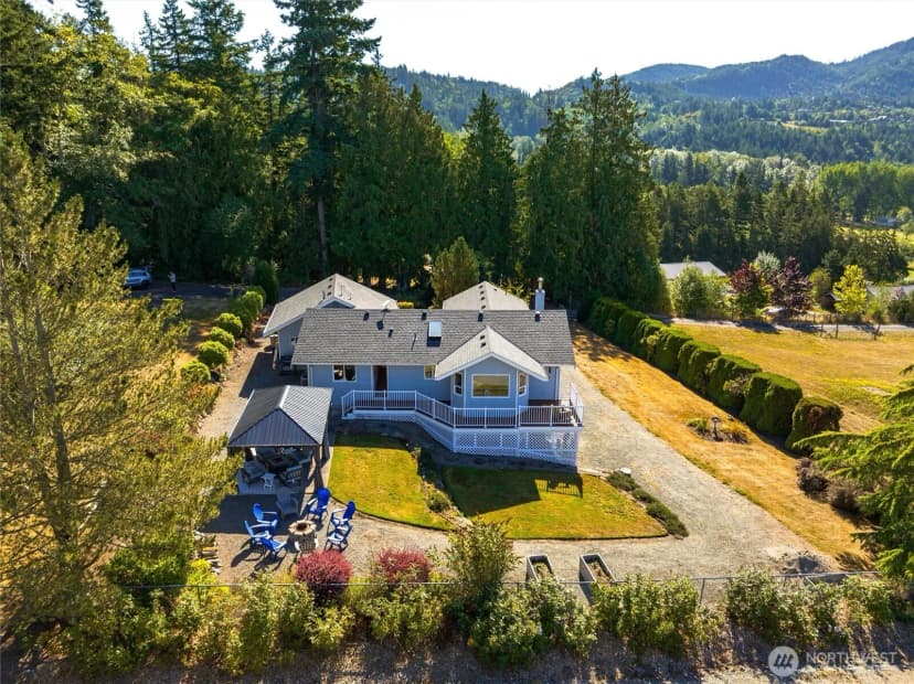 Property photo for 17910 Mountain Ridge Drive, Mount Vernon photo 2