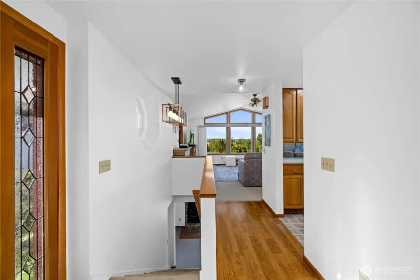 Property photo for 17910 Mountain Ridge Drive, Mount Vernon photo 14