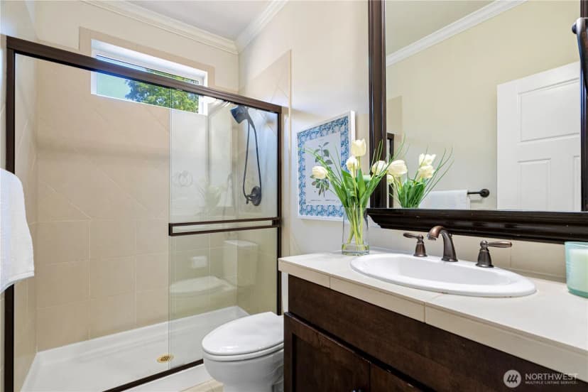 Property photo for 224 107th Place Se, Bellevue photo 20