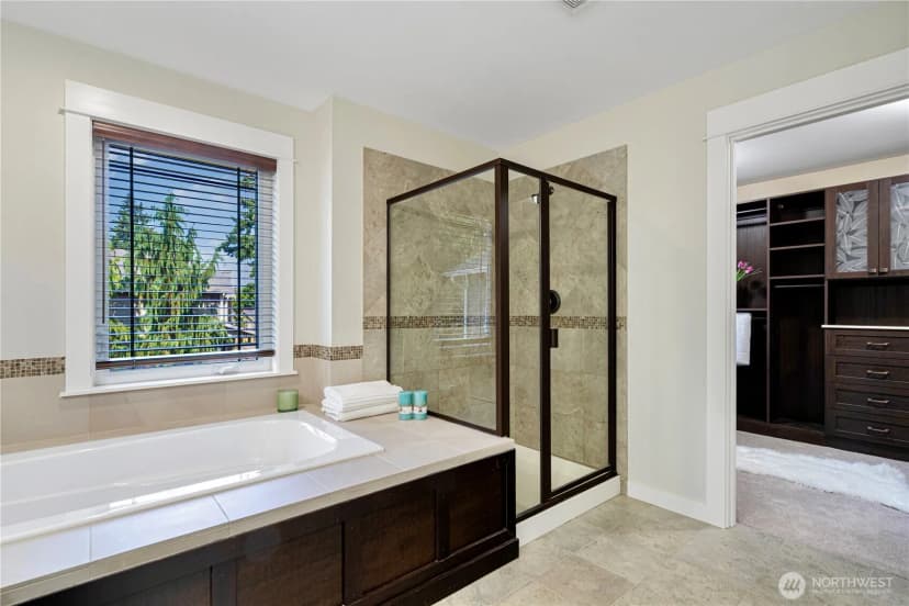 Property photo for 224 107th Place Se, Bellevue photo 26