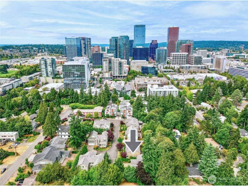 Property photo for 224 107th Place Se, Bellevue photo 2