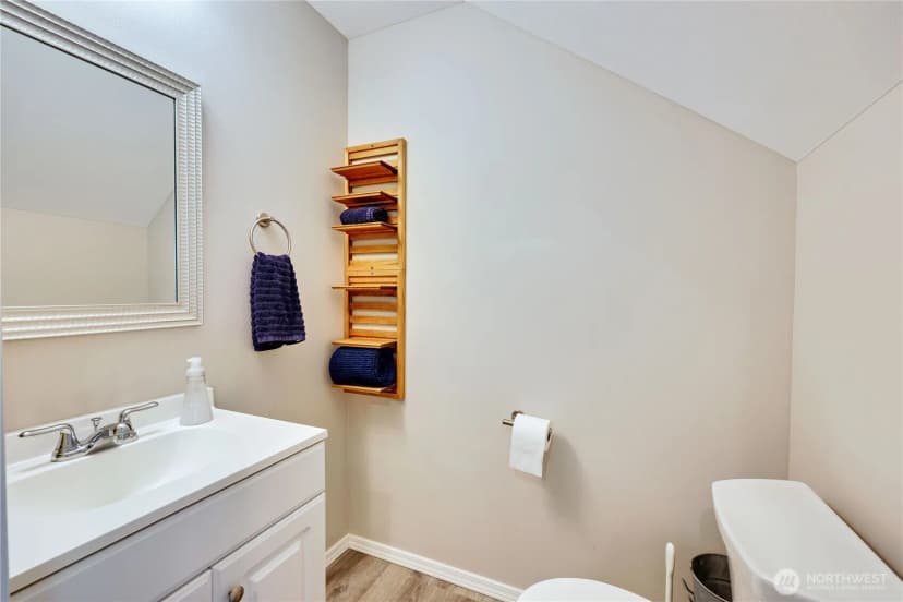 Property photo for 7645 Lenox Lane, Silverdale photo 18