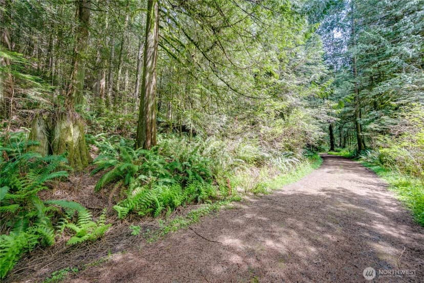 Property photo for 7645 Lenox Lane, Silverdale photo 34