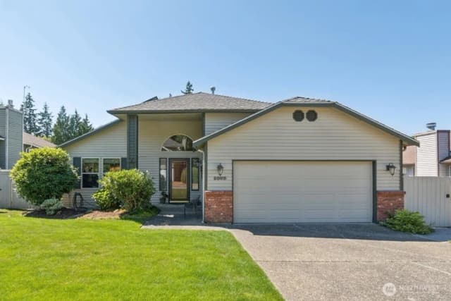 Property photo for 5002 9th Avenue W, Everett photo 2