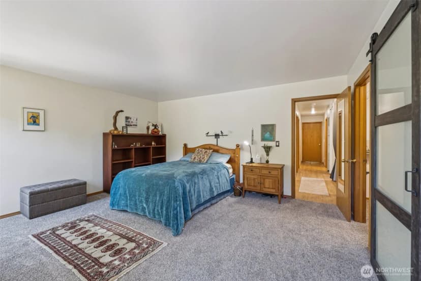 Property photo for 5002 9th Avenue W, Everett photo 17