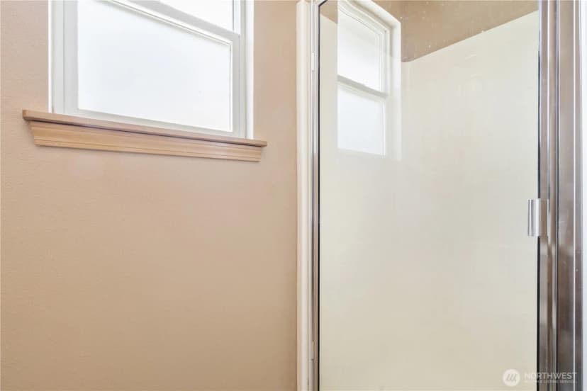 Property photo for 5620 Seahurst Avenue, Everett photo 20