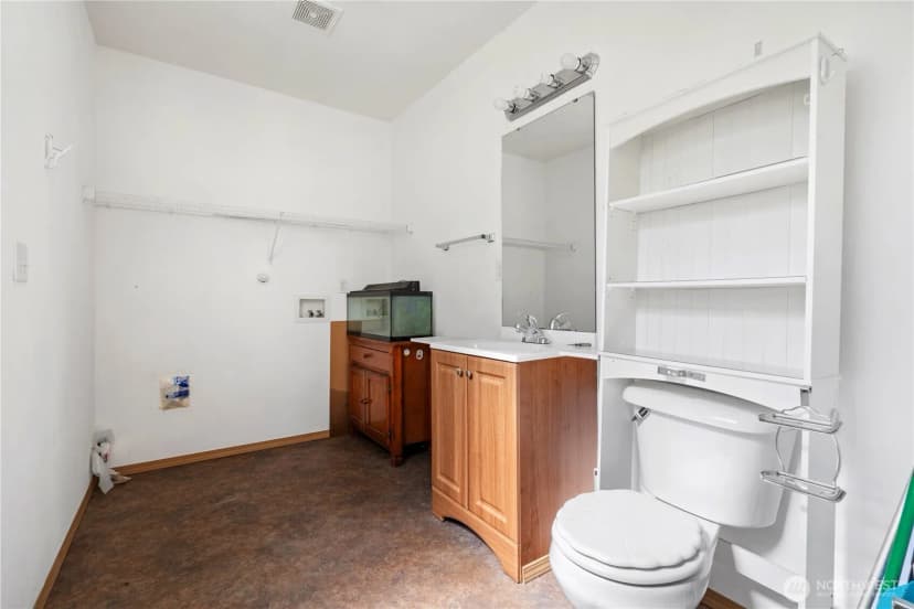 Property photo for 5620 Seahurst Avenue, Everett photo 6