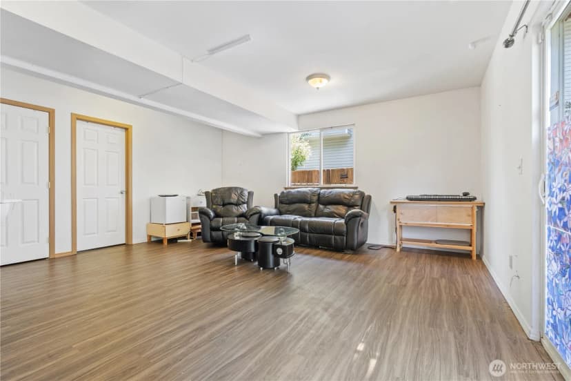 Property photo for 5620 Seahurst Avenue, Everett photo 12