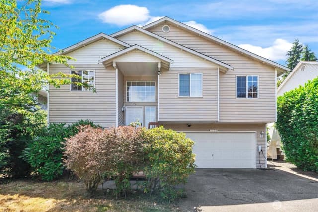 Property photo for 5620 Seahurst Avenue, Everett photo 2