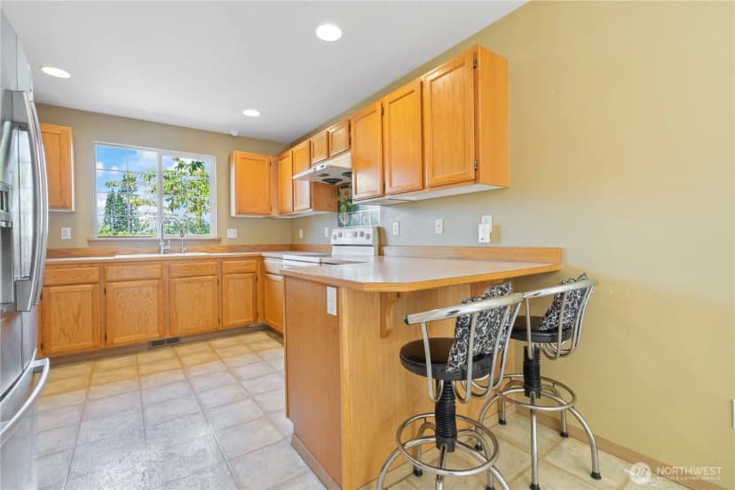 Property photo for 5620 Seahurst Avenue, Everett photo 4