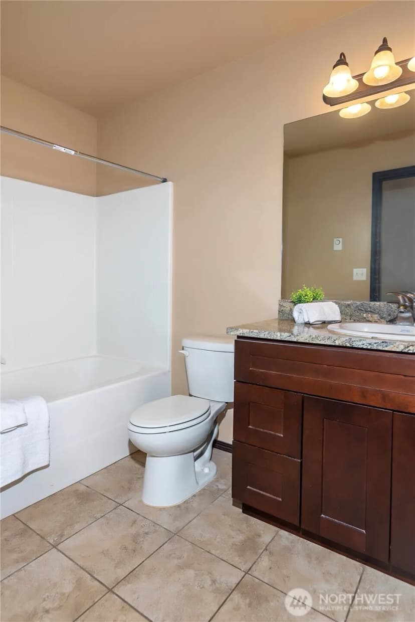 Property photo for 404 W 7th Avenue, Ellensburg photo 14