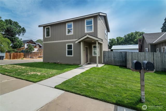 Property photo for 404 W 7th Avenue, Ellensburg
