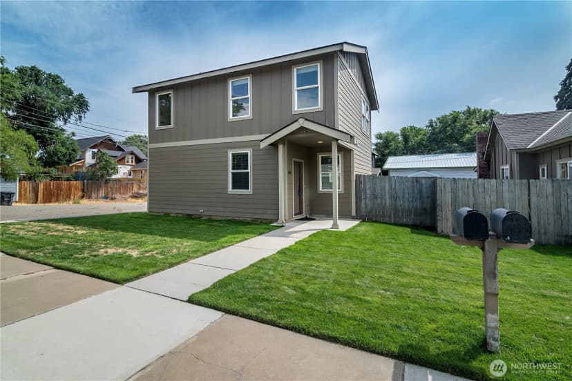 Property photo for 404 W 7th Avenue, Ellensburg