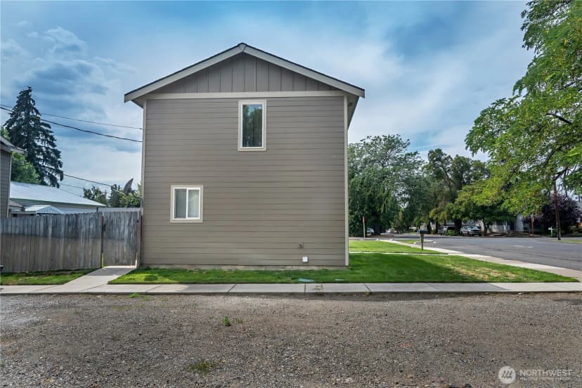 Property photo for 404 W 7th Avenue, Ellensburg photo 22