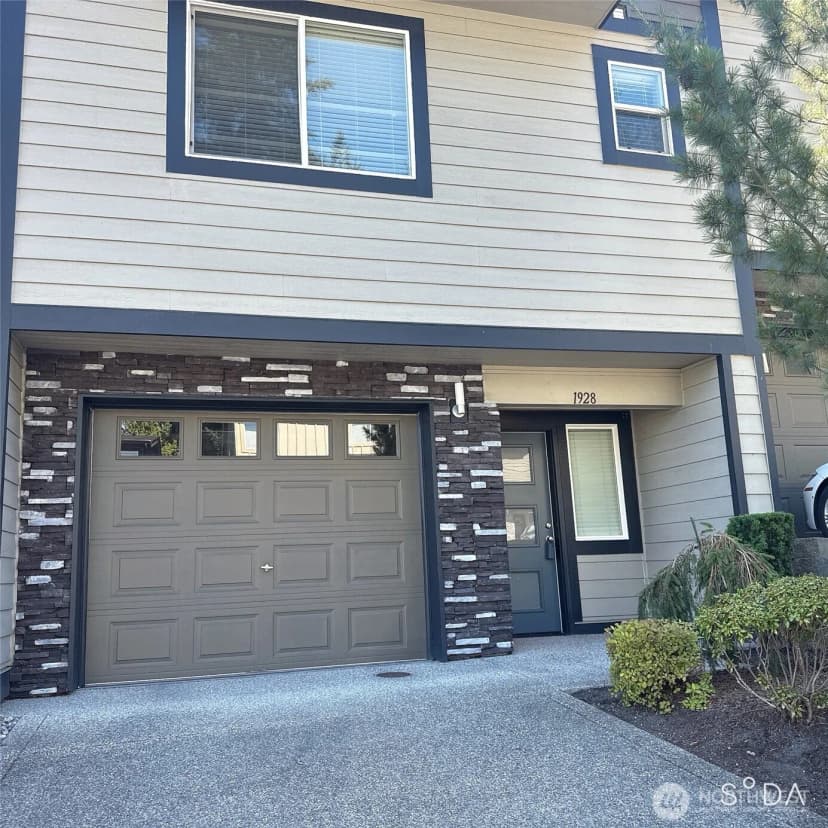 Property photo for 1928 78th Place Se, Everett photo 2