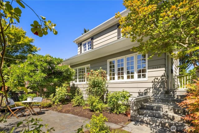 Property photo for 2020 E Lynn Street, Seattle