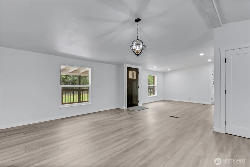 Property photo for 21707 187th Street E, Orting photo 8