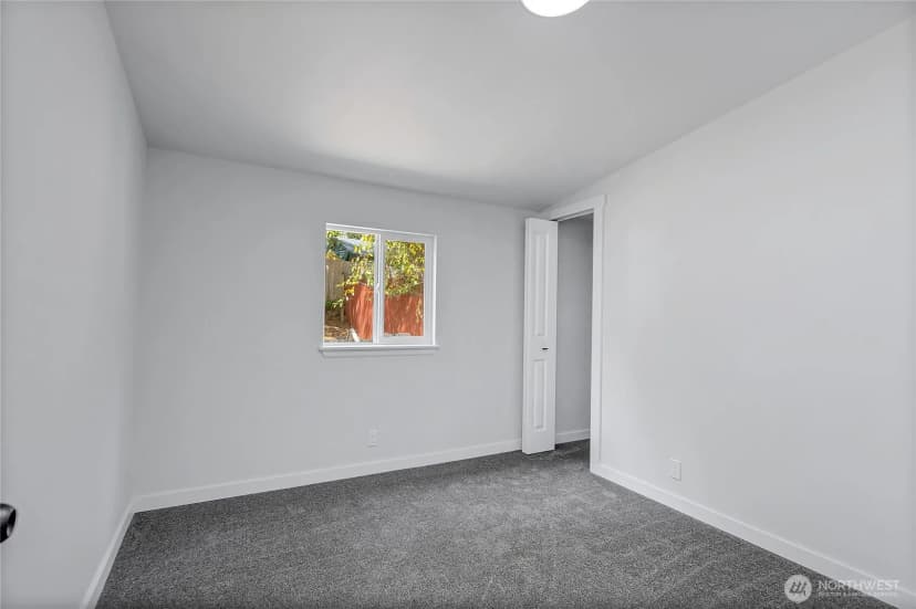 Property photo for 21707 187th Street E, Orting photo 22