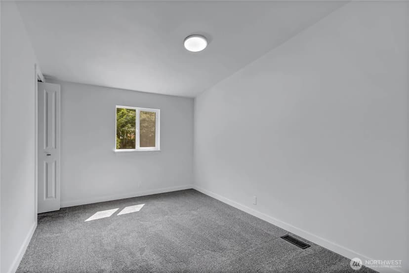 Property photo for 21707 187th Street E, Orting photo 23