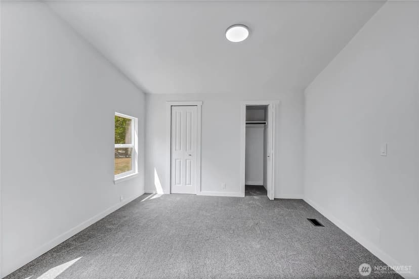Property photo for 21707 187th Street E, Orting photo 16