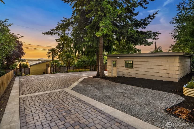 Property photo for 16947 Maplewild Avenue Sw, Burien photo 37