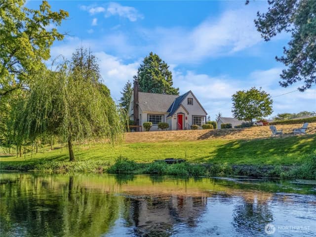 Property photo for 2210 W Pioneer Avenue, Puyallup