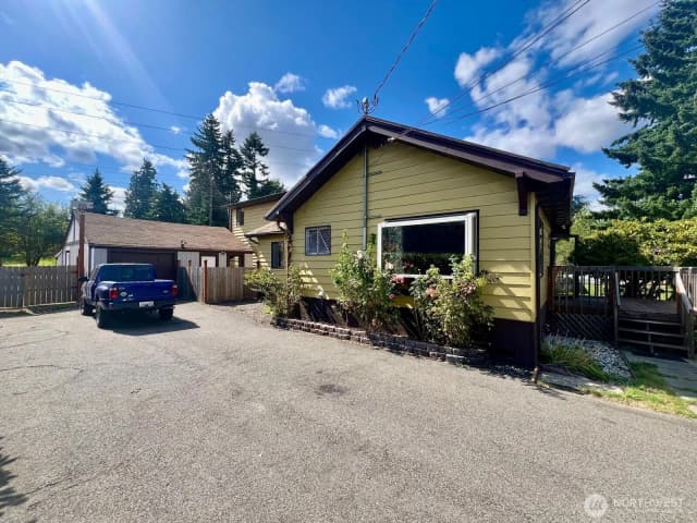 Property photo for 7806 Beverly Boulevard, Everett photo 2