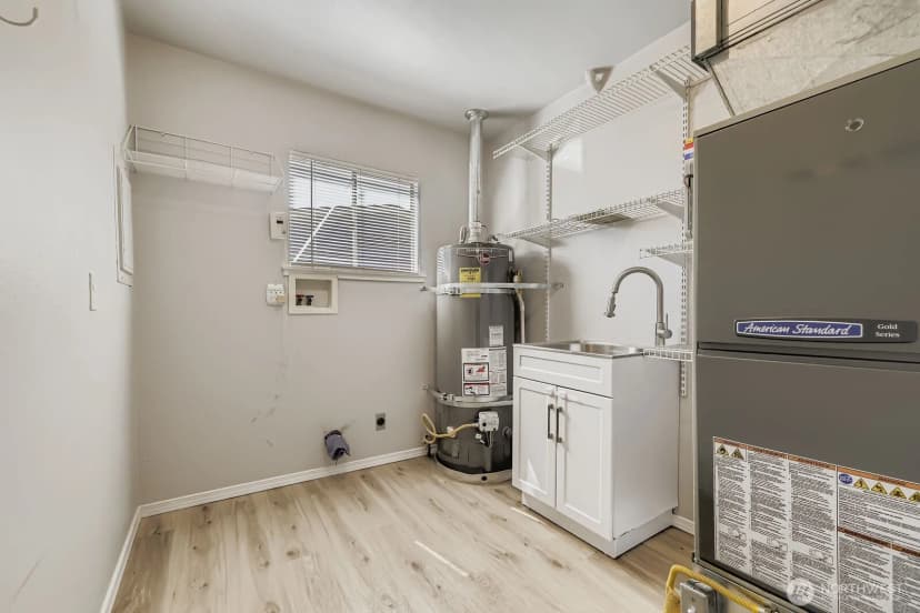 Property photo for 7806 Beverly Boulevard, Everett photo 18