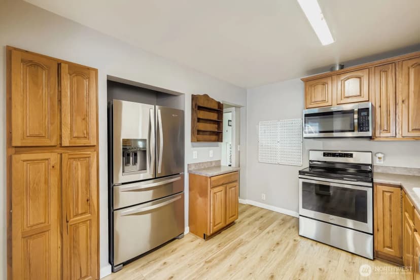 Property photo for 7806 Beverly Boulevard, Everett photo 6