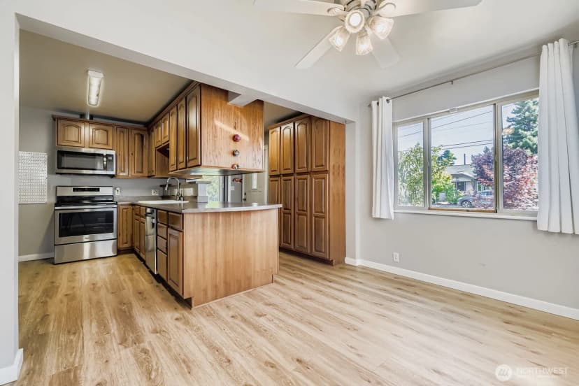 Property photo for 7806 Beverly Boulevard, Everett photo 8