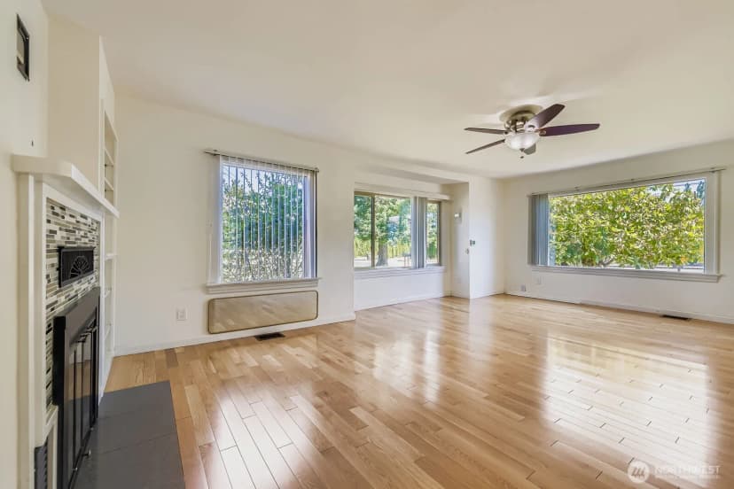 Property photo for 7806 Beverly Boulevard, Everett photo 4