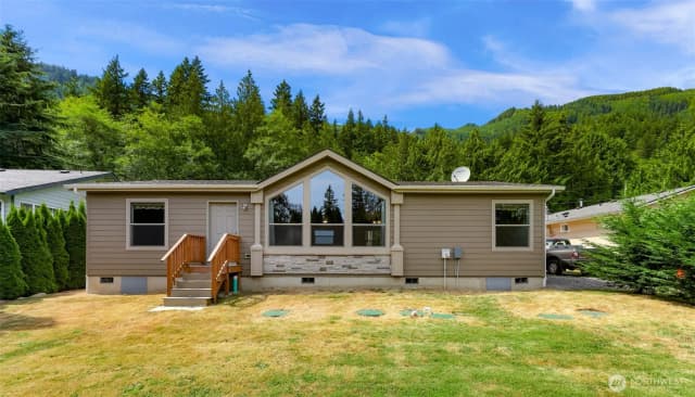 Property photo for 582 Summit Place, Sedro Woolley photo 2