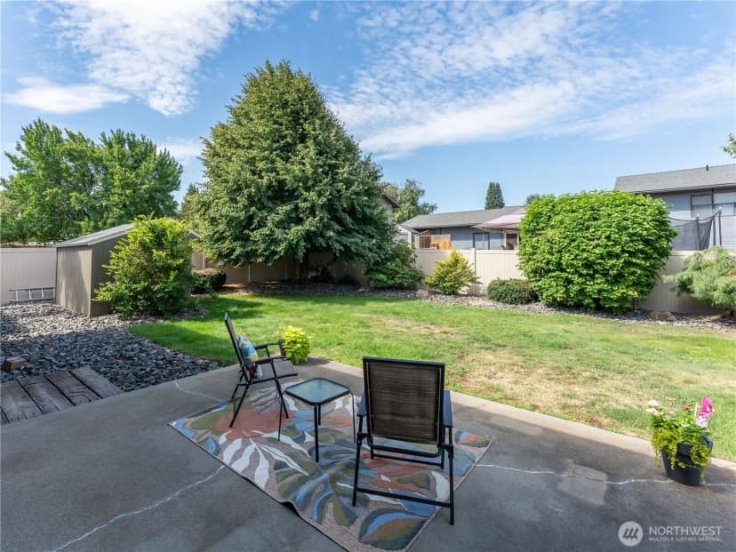 Property photo for 910 College Street, Wenatchee photo 35