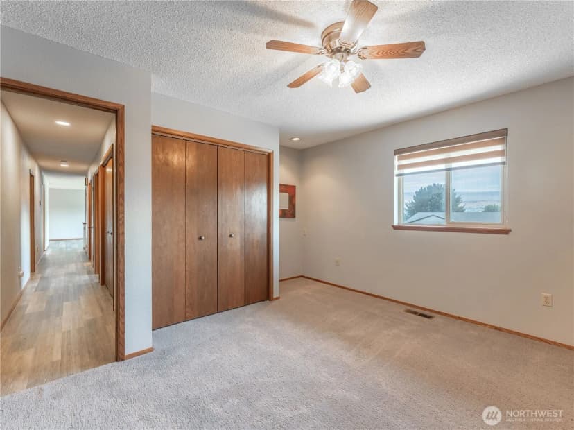 Property photo for 910 College Street, Wenatchee photo 22