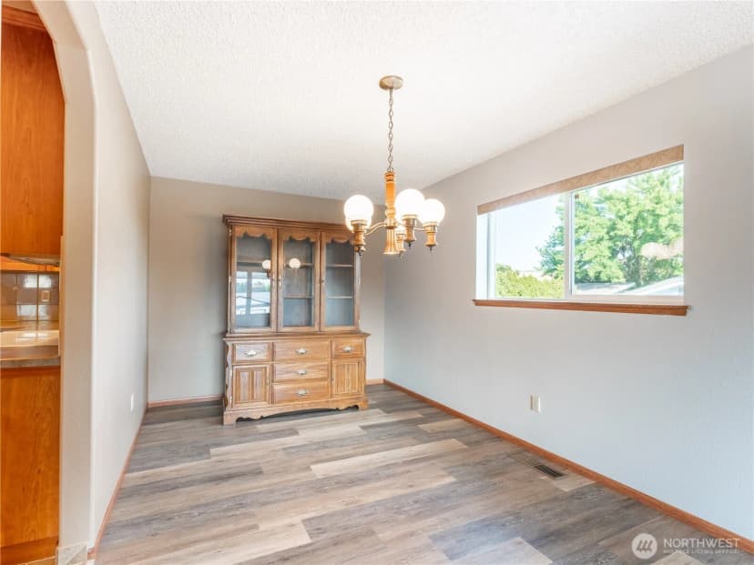 Property photo for 910 College Street, Wenatchee photo 7
