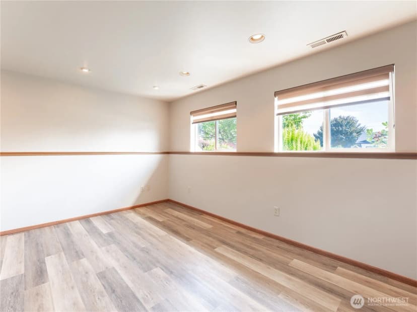 Property photo for 910 College Street, Wenatchee photo 28