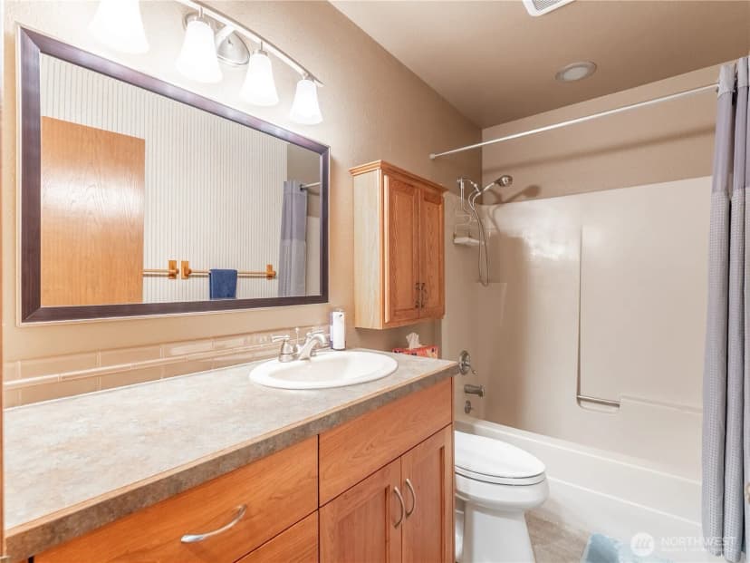 Property photo for 910 College Street, Wenatchee photo 13