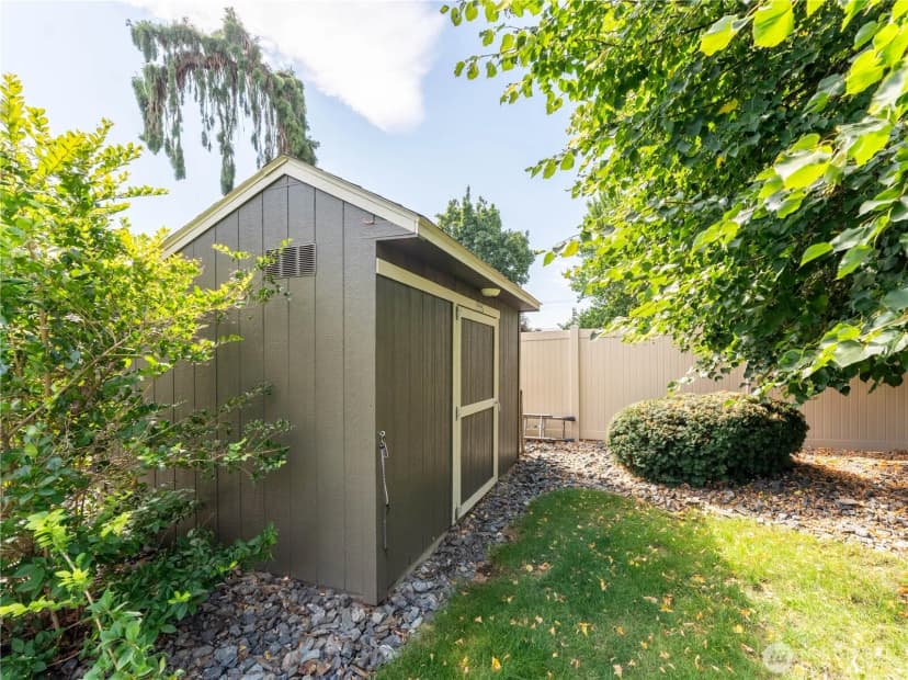 Property photo for 910 College Street, Wenatchee photo 37