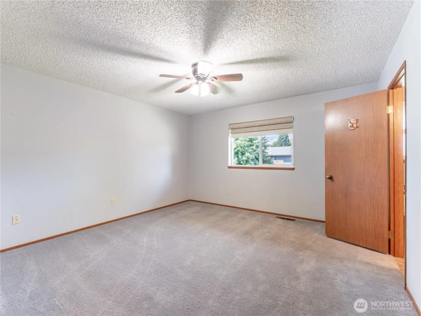 Property photo for 910 College Street, Wenatchee photo 14