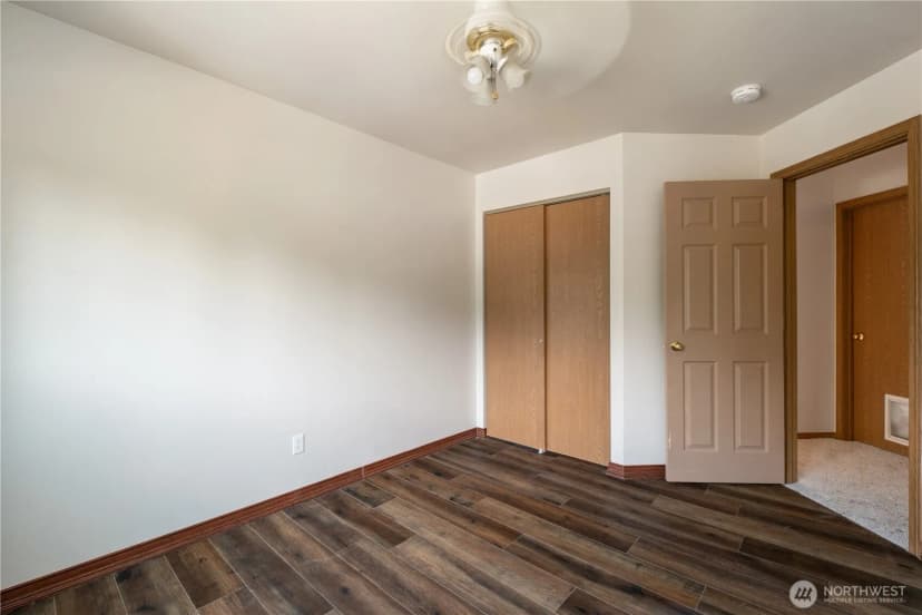 Property photo for 10811 10th Drive Se, Everett photo 23